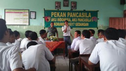 Danramil 0816/17 Gedangan memberi materi Wasbang di SMK TPI