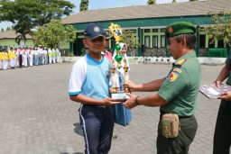 SMA HANG TUAH 5 CANDI SABET JUARA PERTAMA PBB TINGKAT SMA HUT TNI KE 72 KODIM 0816/SDA