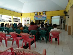 BABINSA KORAMIL 0816/16 WARU HADIRI SOSIALISASI PEMBENTUKAN KAMPUNG KB DI PENDOPO DESA WARU