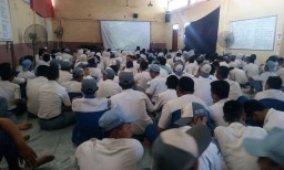 ATUSIASME SMK DAN SMA SENOPATI NOBAR G 30 S /PKI BERSAMA ANGGOTA KORAMIL 0816/18 SEDATI