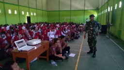 BATITUUD KORAMIL 0816/03 BUDURAN MEMBERIKAN MATERI WASBANG