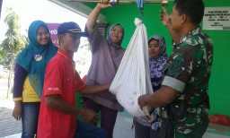 Babinsa Koramil 02/Candi Bantu Program Keluarga Berencana dan Posyandu