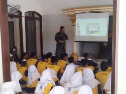 Anggota Ramil07 Berikan materi wasbang Di SMPN 2