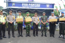Pangdam V/Brw dan Kapolda Jatim pastikan kesiapan pos pantau Pam Tahun Baru 2018 di Sidoarjo