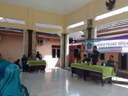 Babinsa 0816/01 menghadiri pelantikkan Pejabat Sementara Kades Suko