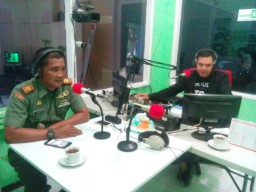 Danramil 07 Laksanakan Kegiatan Talk Show Di Suara Radio Sidoarjo 100,90 FM.