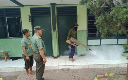 ANTISIPASI DEMAM BERDARAH PUSKESMAS MELAKSANAKAN FOGGING DI KORAMIL TANGGULANGIN