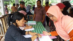 Babinsa Desa Mojoruntut Ikuti Pembagian Sertifikat Tanah.
