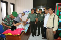 Bantu warga Sidoarjo, Kodim 0816 gelar khitanan massal