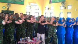 Bersama dengan BNN Danramil 0816/18 Sedati berpartisipasi hadir dalam acara Mari bersama kita perangi narkoba Katakan TIDAK pada NARKOBA