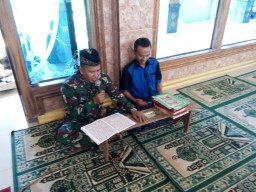 Khotmil Alquran Bintal Korem 084/BJ bersama warga di Lokasi TMMD