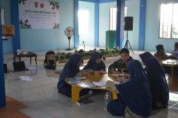 One day with Soldier, Satgas TMMD KE 101 memberikan sosialisasi belanegara di SMPM 9 BS AN NUR