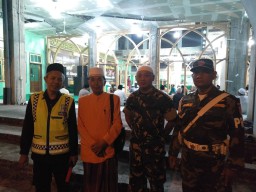 Babinsa Koramil 0816/01 melaksanakan Pam Haul sesepuh jati Tahun 2018.