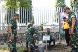 Kodim 0816/Sidoarjo gelar penanaman penghijauan di sepanjang jalan nasional &amp; Provinsi Jatim