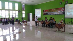 Danramil 07 hadiri sosialisasi pendaftaran anggota TNI -POLRI TA 2019 di SMAN 1 Krembung.