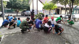 BABINSA KORAMIL 0816 03 BUDURAN KERJA BHAKTI BERSAMA DENGAN SISWA SMANOR SIDOARJO