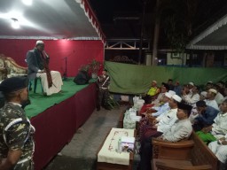 BABINSA KORAMIL 0816/18 SEDATI BERSAMA FORKOPIMKA MENGHADIRI PENGAJIAN AKBAR DI MASJID BAITURRAHIM DS PEPE KEC SEDATI