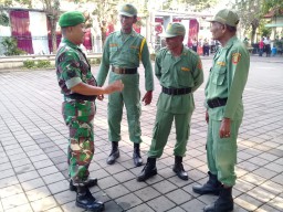 BABINSA DESA TAMBAK REJO KEC.WARU KODIM O816/16 WARU SELALU MEMBERI ARAHAN KEPADA LINMAS BINAANNYA.