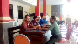 BABINSA KORAMIL 0816/05 Grogol Tulangan KOMSOS Dengan Perangkat Desa.