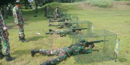 Anggota Kodim 0816 Sidoarjo Latihan Menembak Jatri Triwulan Pertama DiLapbak Kikav TSC.
