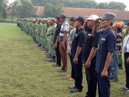 Danramil 0816/05 Laksanakan Apel Gelar pasukan OPS MANTAB BRATA Bersama Forkopimka Tulangan.