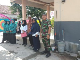 BABINSA 0816/03 BUDURAN SERDA SARJONO MENGHADIRI LOMBA KEBERSIHAN TERPADU