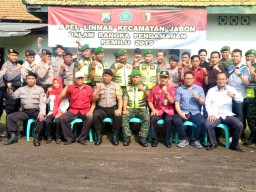Anggota TNI Polri dan Linmas se-Kec. Jabon gelar apel kesiapan pengamanan Pemilu TA. 2019