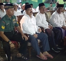 Danramil, 0816/08 Hadiri Peringatan Haul KH Ach Siroj Yang Ke 50.