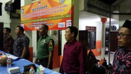 Babinsa Serda M Sunni Menghadiri pelantikan KPPS Desa Randegan.