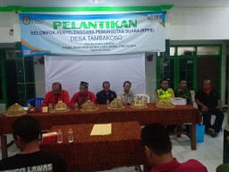 SERTU SAFRAI BABINSA KORAMIL 0816/16 WARU HADIRI PELANTIKAN KPPS DESA TAMBAK OSO BERSAMA BHABINKAMTIBMAS WARU