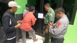 Anggota Ramil 0816/04 Porong kawal Pendistribusian Logistik kotak dan surat suara