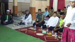 Babinsa Serka Sukaeri anggota Koramil 0816/09 Krian Menghadiri Peringatan Isra’ Miraj.