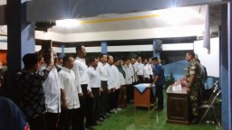 Babinsa 0816/03 Buduran Peltu Soephian Noor menghadiri pelantikan KPPS Desa Wadungasih.