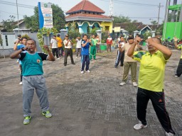 Danramil 0816/13 Wonoayu adakan Jumat Sehat bersama Unsur Muspika