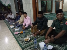 Babinsa 0816/05 Hadiri Peringatan Isra Miraj Nabi Muhammad SAW