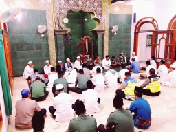 Sholat Tahajjud dan Doa bersama Forkopimka Krian dengan warga masyarakat Kecamatan Krian Kabupaten Sidoarjo