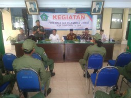 Danramil 0816/08 Jabon hadiri Kegiatan Pembinaan dan Pelantikan Perlindungan Masyarakat Linmas Desa Trompoasri