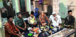 Anggota Koramil 0816/10 Balongbendo Serda Sarko Hadiri Acara Pengajian isra miraj
