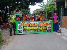 Babinsa 08 Jabon Dampingi Kirab Khitan Masal Di Desa Dukuhsari Kecamatan Jabon.