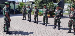 Anggota Koramil 0816/03 Buduran melakukan Penjagaan Pengamanan PAM di Gedung penyimpanan Logistik Pemilu 2019