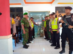 Koramil 0816/13 Wonoayu melakukan Penjagaan Pengamanan PAM di Gedung Kecamatan penyimpanan Logistik Pemilu 2019