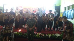 Danramil 0816/01 Kota Sidoarjo hadiri pentas seni yayasan autis mutiara hati budaya karya anak bangsa