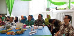 Gali potensi tanaman obat, Babinsa Ramil 0816/12 Prambon ikuti acara penilaian Pok Asman toga kunir putih