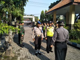 Anggota Koramil 0816/09 Krian laksanakan Penjagaan Pengamanan PAM, penyimpanan Logistik Pilpres dan Pileg Pemilu 2019