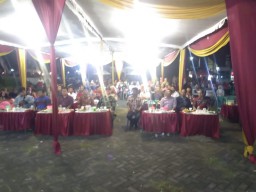 BABINSA KORAMIL 0816/09 KRIAN HADIRI KEGIATAN WAYANG KULIT DLM RANGKA RUWAH DUSUN NGAGROK DAN DUSUN DONGOL DESA TEMPEL