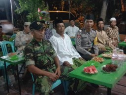 Babinsa dan Bhabinkamtibmas Hadiri Tradisi Ruwah Desa Gampang.