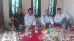 BABINSA DESA SIDOKEPUNG SERKA SETYONO MENGHADIRI PENGAJIAN KUBRO