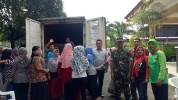 Pemerintah Kecamatan Gedangan Gelar Pasar Murah, Babinsa Ramil pantau pasar murah
