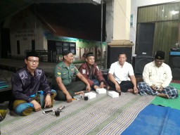 Babinsa Koramil 12 Prambon Temu Aktif Komsos Dengan Warga Binaan.