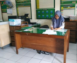 Kegiatan Non Program Koramil 0816/15 Sukodono meng-edukatif siswi PKL/PSG SMK YPM 8 Sarirogo